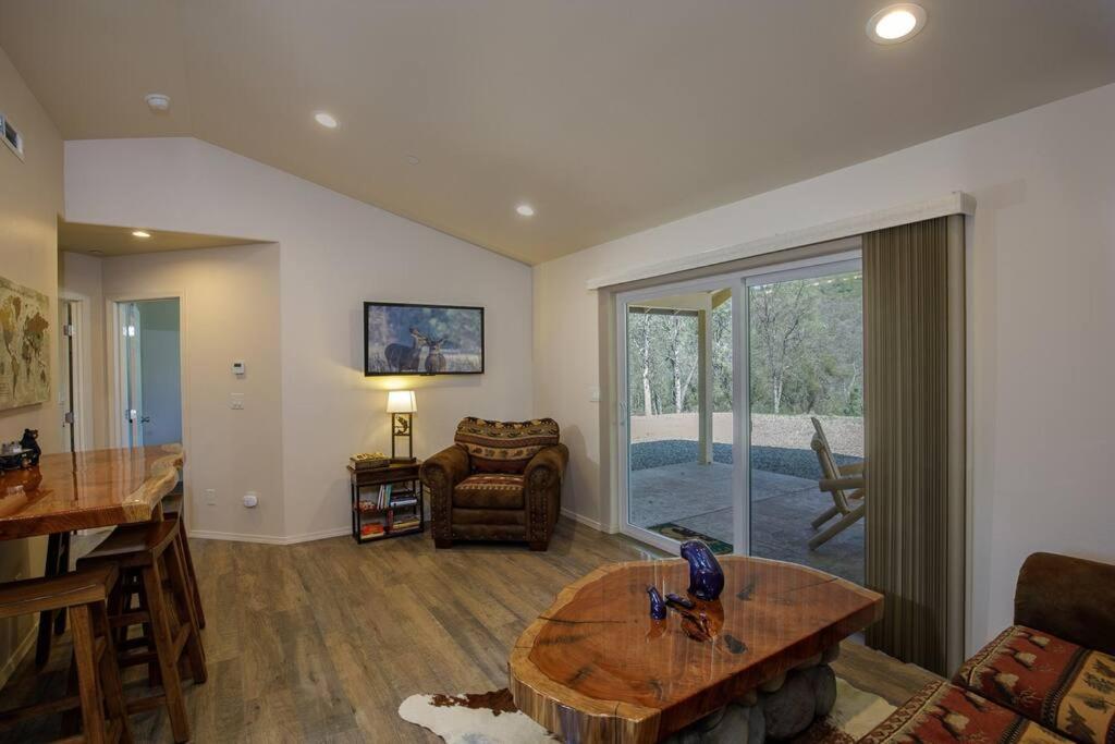 Cozy Cub Cabin, Brand New Home Near Yosemite Марипоса Экстерьер фото
